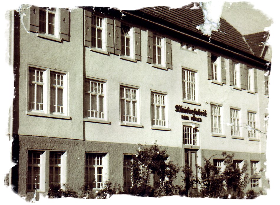 Kleider Müller Firma von Außen 1957